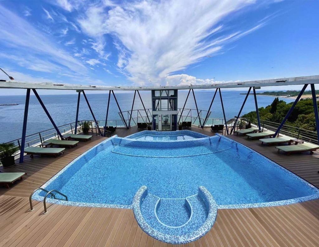 басейн на покрива на all inclusive хотел Sol Marina Palace