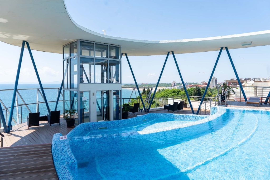 басейн на покрива - хотел Sol Marina Palace
